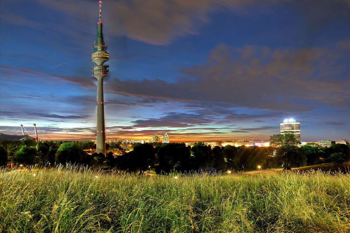 Sonnenuntergang am Olympiastadion, (c) Michael Siebert/Pixabay